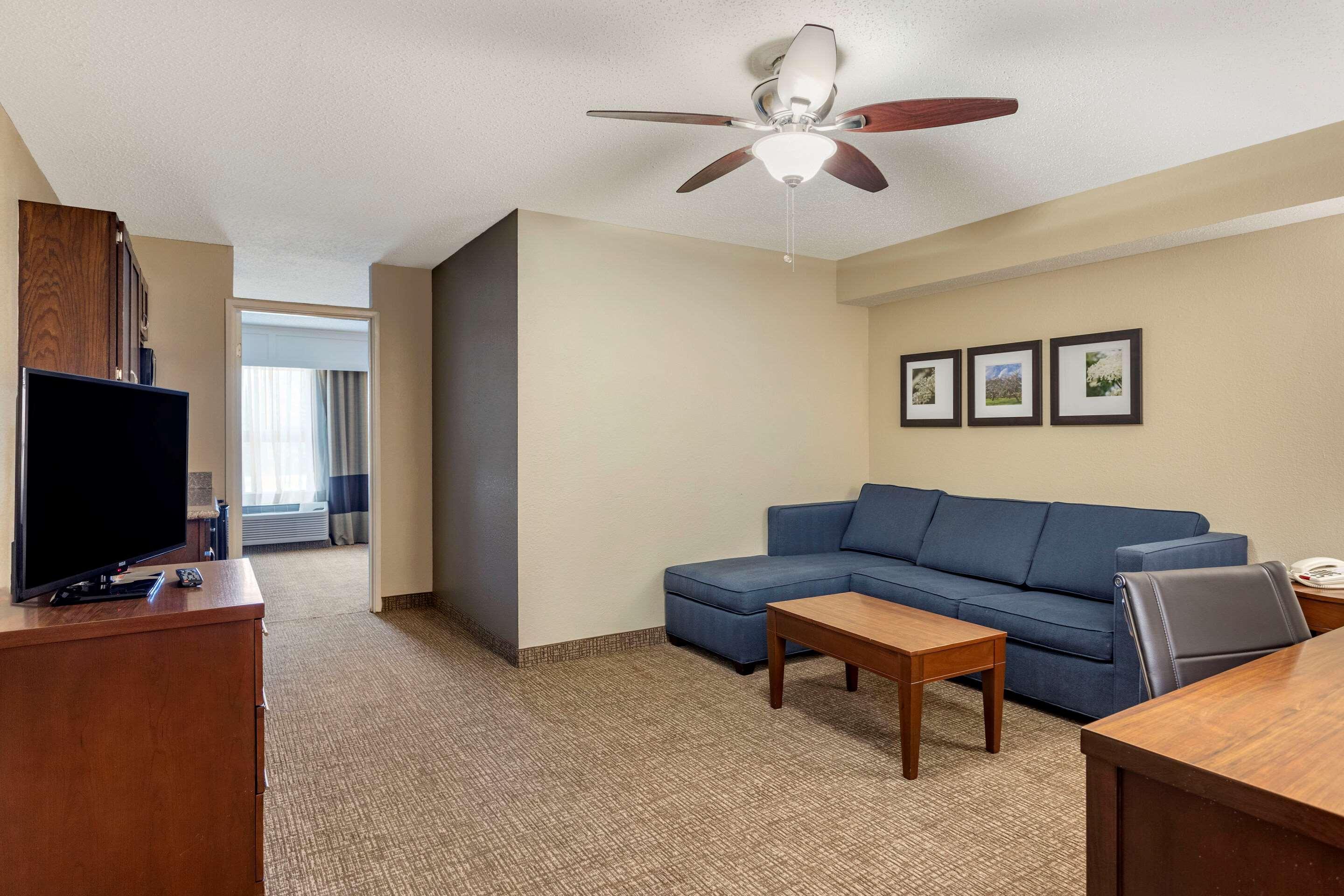 Comfort Inn & Suites Airport Little Rock Buitenkant foto