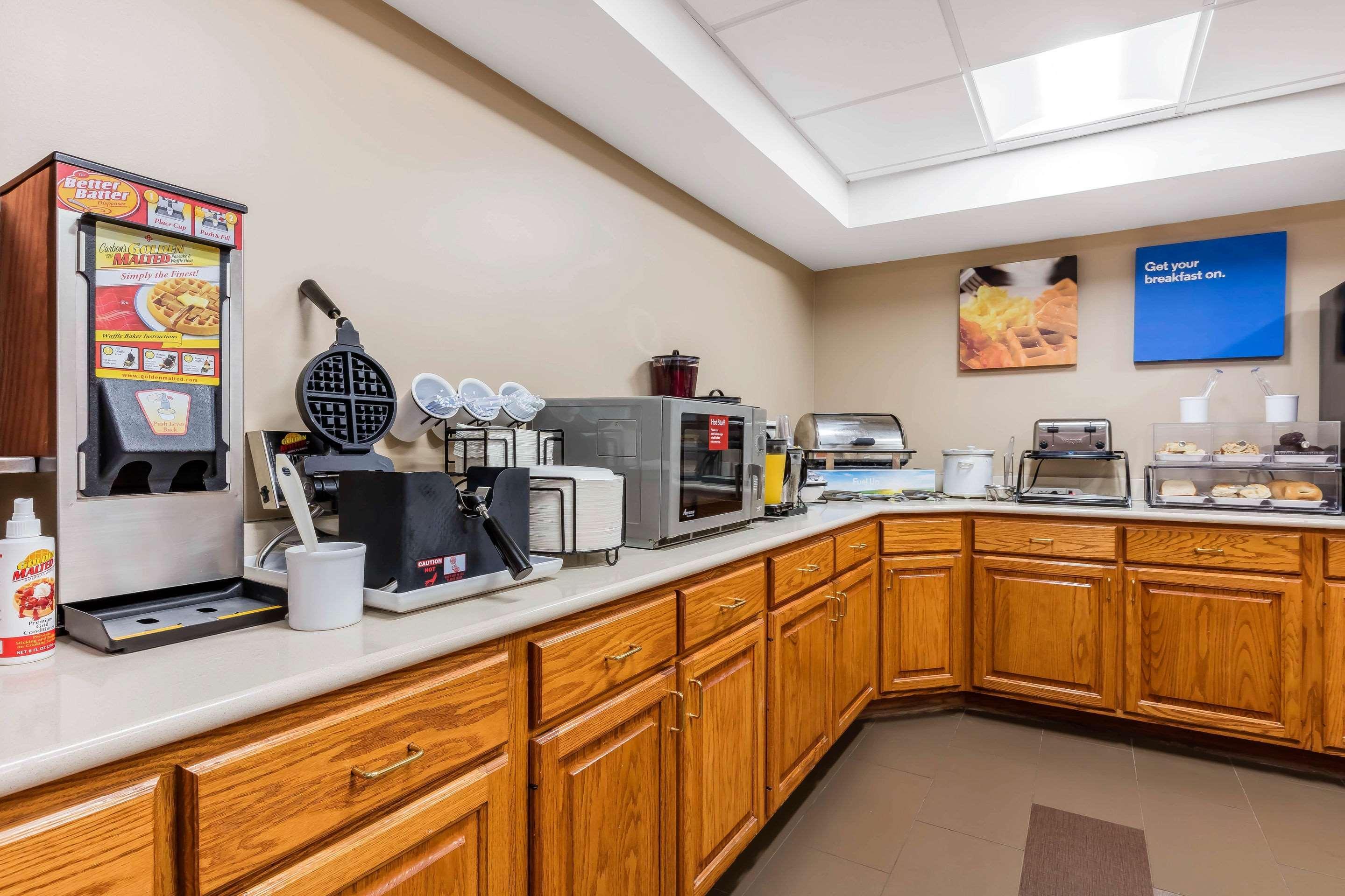 Comfort Inn & Suites Airport Little Rock Buitenkant foto