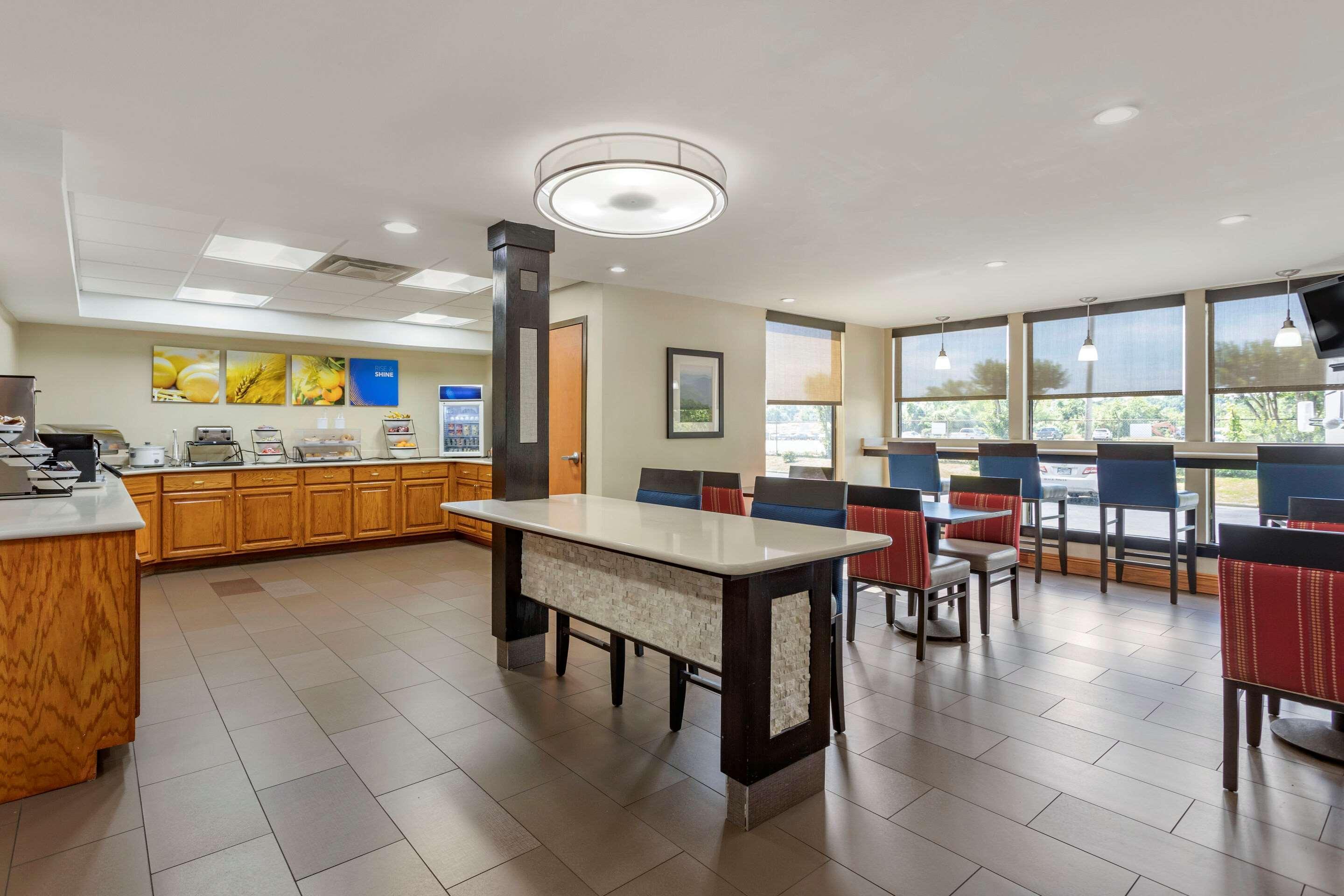 Comfort Inn & Suites Airport Little Rock Buitenkant foto
